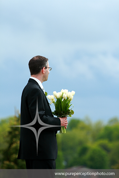 mariage_bouquet_tulipes_ciel_bleu_arbres