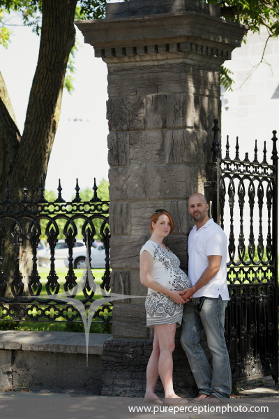 maternite_couple_cloture_pillier